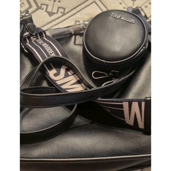 Steve Madden Bjessi Crossbody Hobo Purse Black Silver Lock Tote Coin Purse Strap - Picture 6 of 9